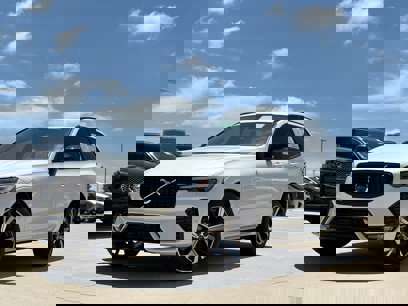 New 2025 Volvo XC60 B5 Ultra w/ Protection Package Premier
