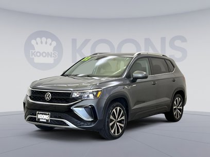 Used 2022 Volkswagen Taos SE w/ Panoramic Sunroof Package