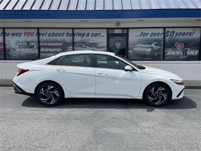 New 2025 Hyundai Elantra SEL