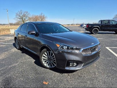 Used 2017 Kia Cadenza Technology