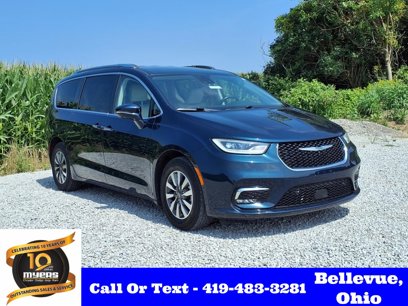 Used 2021 Chrysler Pacifica Touring-L