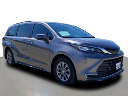 Used 2022 Toyota Sienna XLE