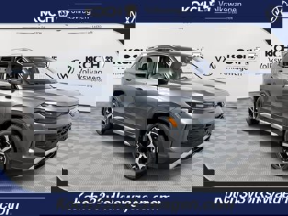 New 2025 Volkswagen Tiguan SE