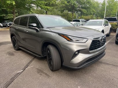 New 2025 Toyota Highlander Limited