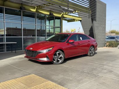 Used 2022 Hyundai Elantra Limited w/ Preferred Accessory Package