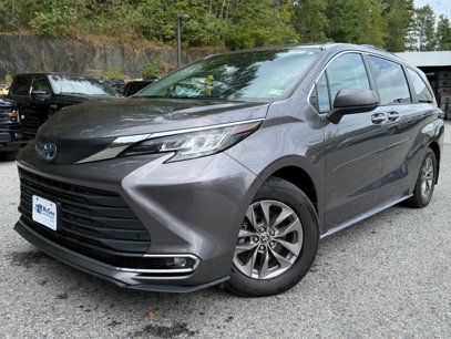 Used 2023 Toyota Sienna XLE
