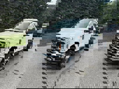 New 2025 Ford F350 XLT w/ XLT Value Package