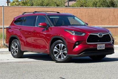 Used 2021 Toyota Highlander XLE