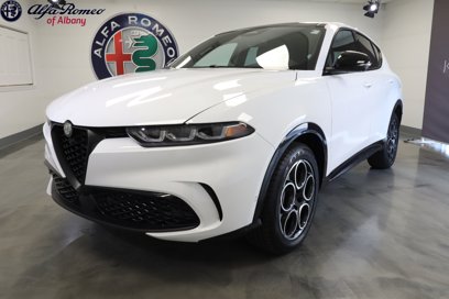 New 2025 Alfa Romeo Tonale w/ Premium Package