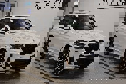 New 2025 BMW X4 xDrive30i w/ Premium Package