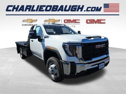 New 2024 GMC Sierra 3500 Pro w/ Convenience Package