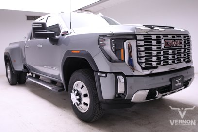 New 2025 GMC Sierra 3500 Denali w/ Technology Package