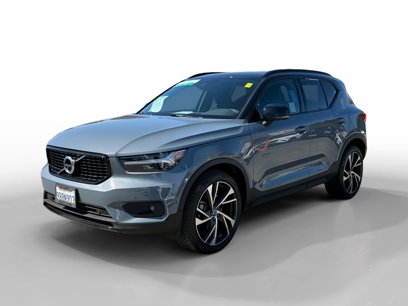 Used 2022 Volvo XC40 T5 R-Design w/ Advanced Package