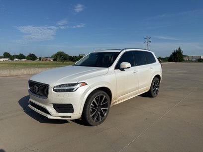Used 2022 Volvo XC90 T6 Momentum w/ Advanced Package