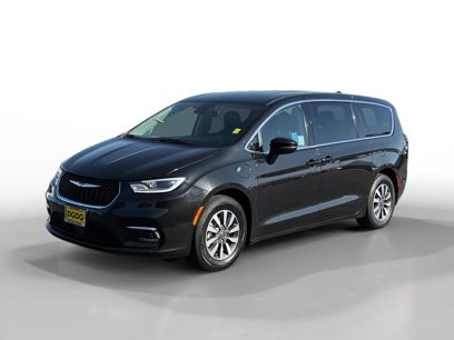 Used 2023 Chrysler Pacifica Touring-L