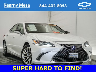 Used 2019 Lexus ES 300h w/ Luxury Package