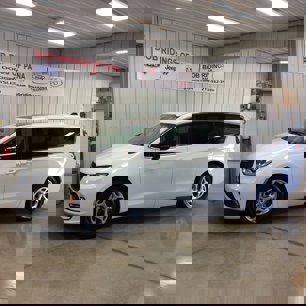 Used 2024 Chrysler Pacifica Limited w/ Trailer Tow Group