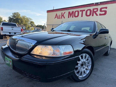Used 2006 Lincoln Town Car Signature