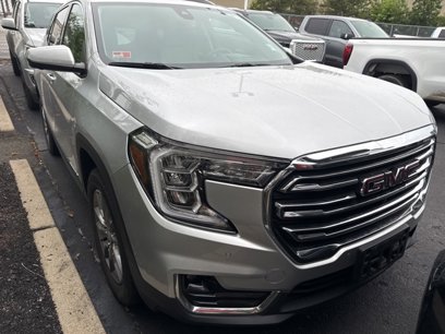 Used 2022 GMC Terrain SLT w/ Infotainment Package II