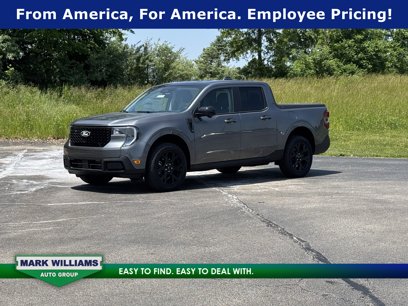 New 2025 Ford Maverick Lariat w/ Black Appearance Package