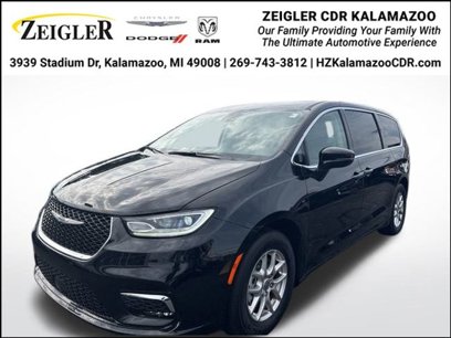 Used 2024 Chrysler Pacifica Touring-L