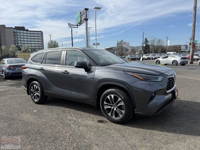 Used 2023 Toyota Highlander XLE