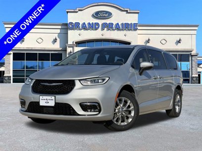 Used 2023 Chrysler Pacifica Touring-L