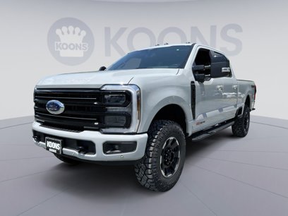 New 2025 Ford F350 Platinum w/ Tremor Off-Road Package