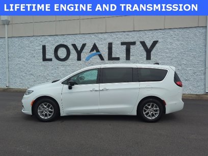 Used 2024 Chrysler Pacifica Touring-L