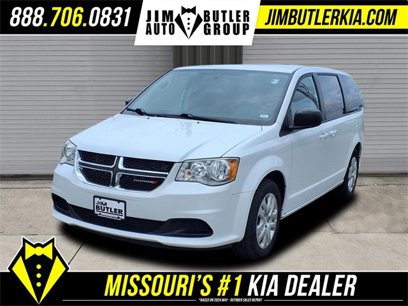 Used 2018 Dodge Grand Caravan SE w/ UConnect Hands-Free Group