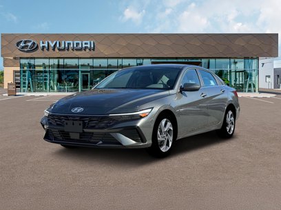 New 2025 Hyundai Elantra SEL