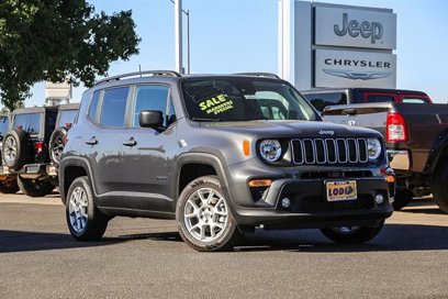 New 2023 Jeep Renegade Latitude w/ Premium Group