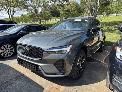 New 2026 Volvo XC60 B5 Core w/ Climate Package
