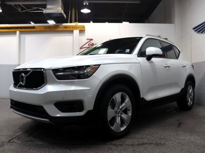 Used 2021 Volvo XC40 T5 Momentum