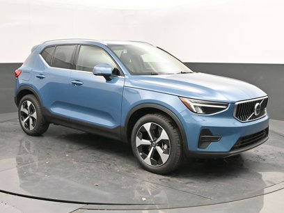 New 2025 Volvo XC40 B5 Core