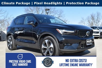 New 2025 Volvo XC40 B5 Plus w/ Climate Package