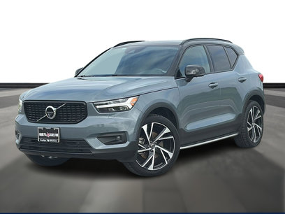 Used 2022 Volvo XC40 T5 R-Design w/ Advanced Package