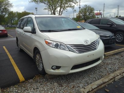 Used 2017 Toyota Sienna XLE Premium
