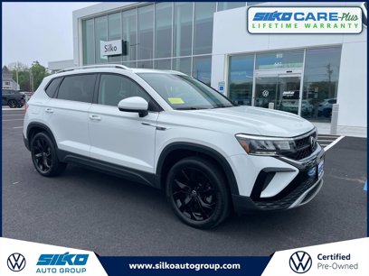 Certified 2022 Volkswagen Taos SE w/ Panoramic Sunroof Package
