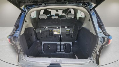 Used 2022 Toyota Sienna XLE
