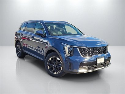 New 2025 Kia Sorento S w/ Panoramic Sunroof Package