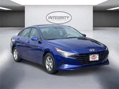 Used 2022 Hyundai Elantra SE w/ Winter Weather Package