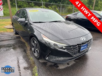Used 2021 Hyundai Elantra SEL w/ Convenience + Premium Package