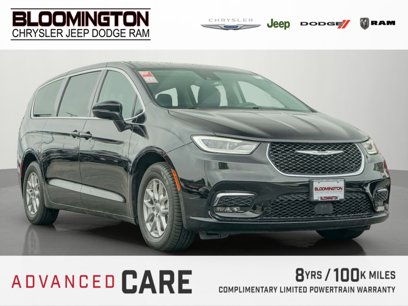 Used 2024 Chrysler Pacifica Touring-L