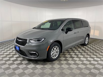 New 2025 Chrysler Pacifica Select
