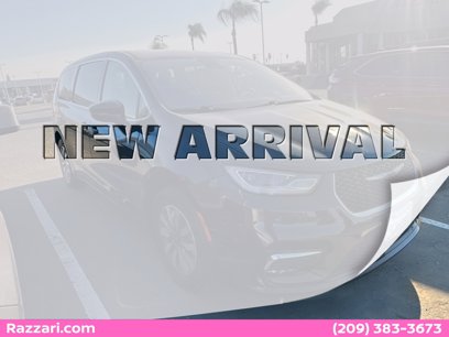 Used 2022 Chrysler Pacifica Touring-L