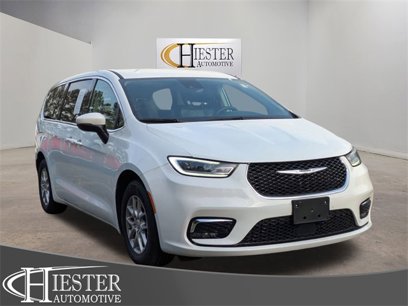 Used 2023 Chrysler Pacifica Touring-L