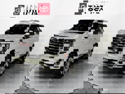 Used 2024 GMC Yukon XL SLT w/ SLT Luxury Package