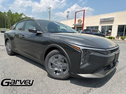 New 2025 Kia K4 LX
