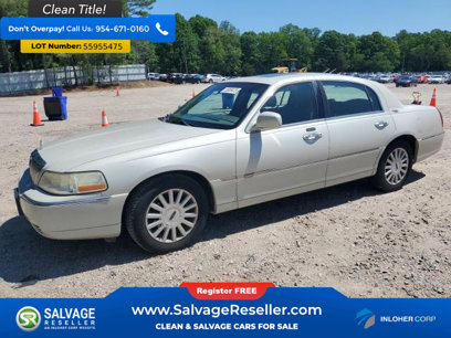 Used 2005 Lincoln Town Car Signature Limited